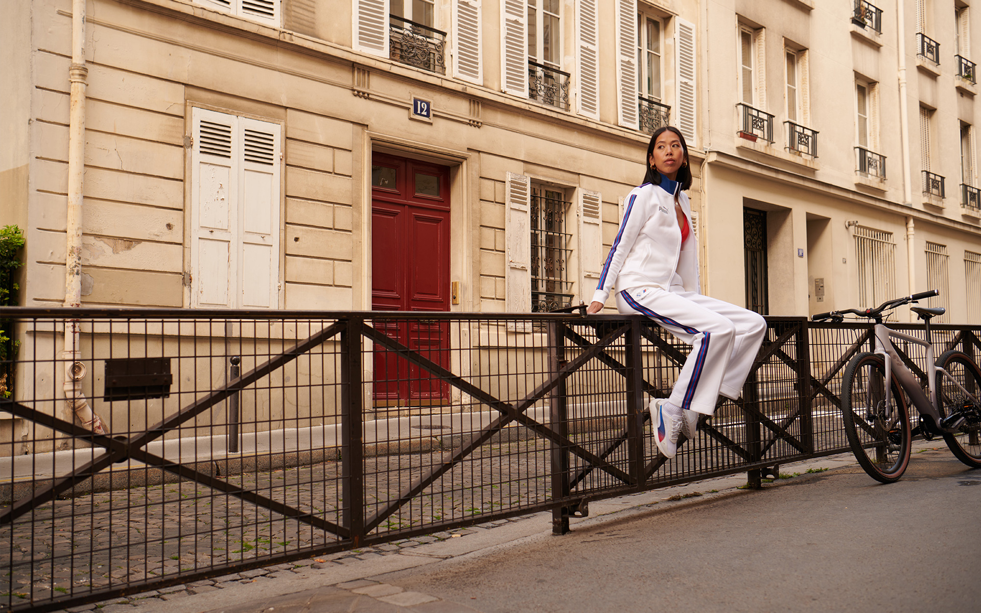 BMW Lifestyle Lookbook, BMW e-bike et tenue BMW M Motorsport